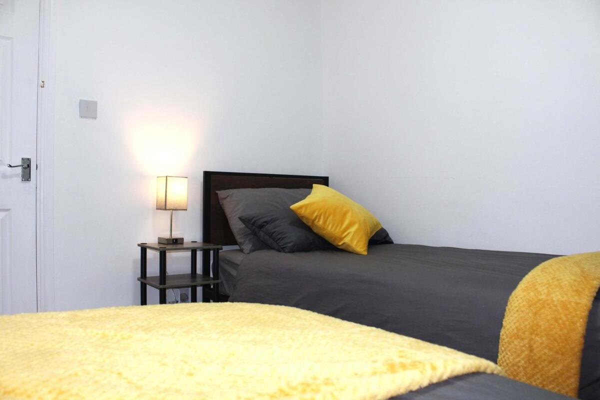 2 Min Walk Etihad Stadium & Coop Arena - 3Br, Free Parking Manchester Exterior photo