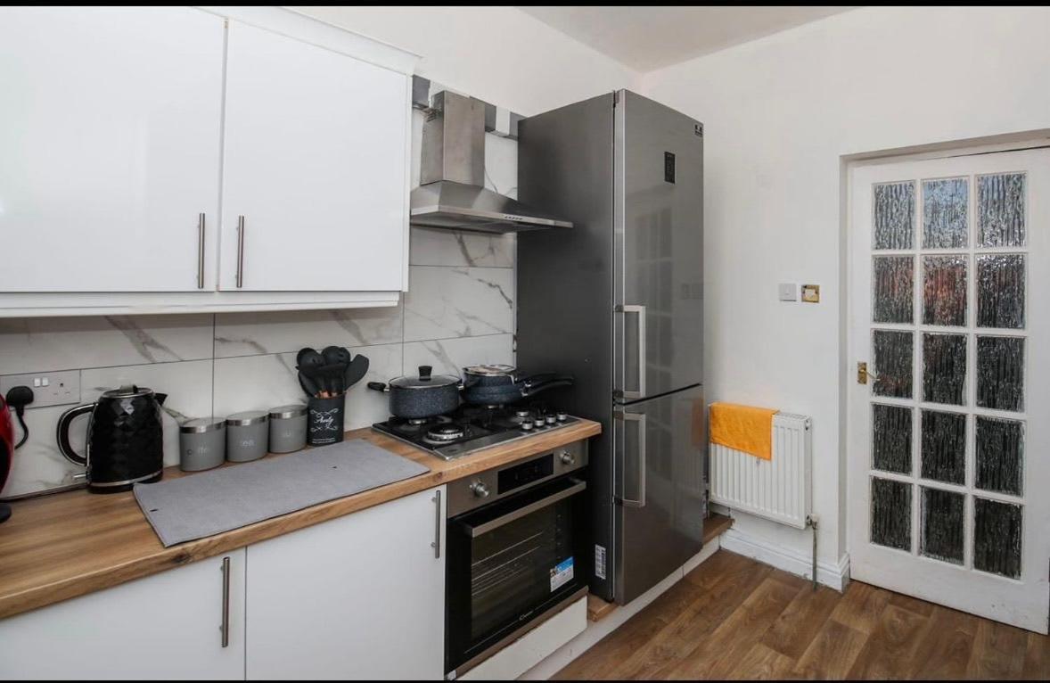 2 Min Walk Etihad Stadium & Coop Arena - 3Br, Free Parking Manchester Exterior photo